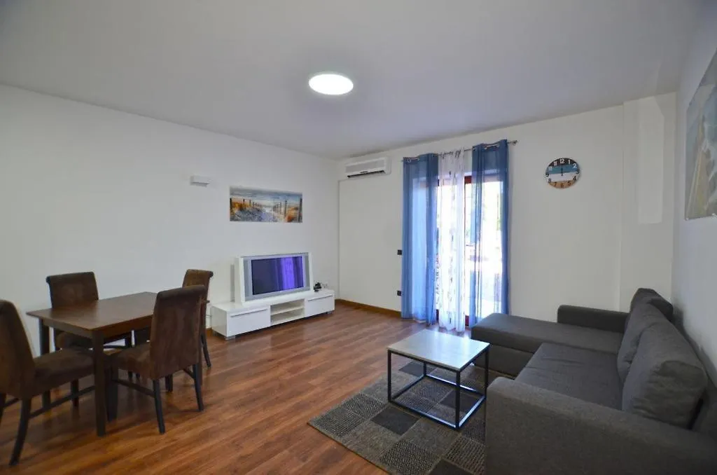 Apartment La Luna With Parking Rovinj